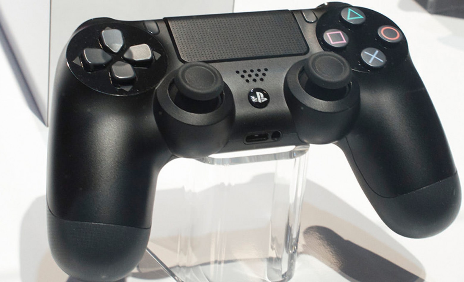 Você já pode utilizar o controle do PlayStation 4 no PS3 sem fios