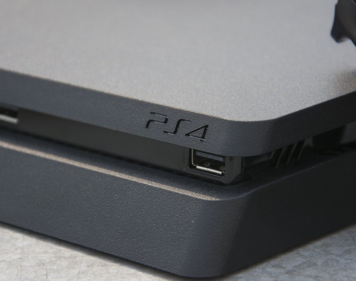 PlayStation 4 Slim será lançado no Brasil por R$ 2,4 mil