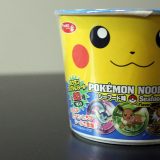 Pokémon Noodles, experimentando o macarrão instantâneo do Pikachu