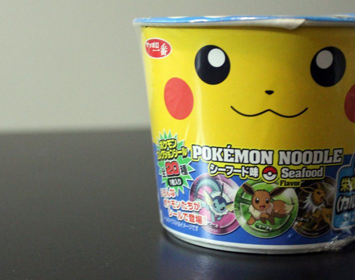 Pokémon Noodles, experimentando o macarrão instantâneo do Pikachu